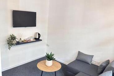 هتل Royal Moon Suites