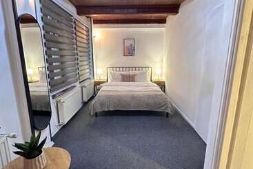 هتل Royal Moon Suites