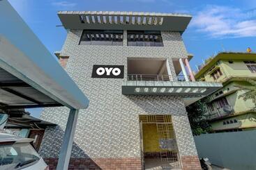 هتل O Home Trimurti Guest House