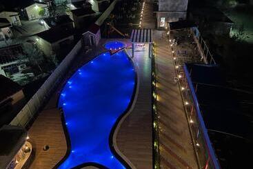 I Light Beach Resort