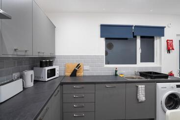`isimi Luxurious 4 Bed 4 En Suite House Cumbria