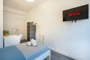 `isimi Luxurious 4 Bed 4 En Suite House Cumbria