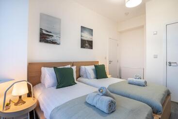 `isimi Luxurious 4 Bed 4 En Suite House Cumbria