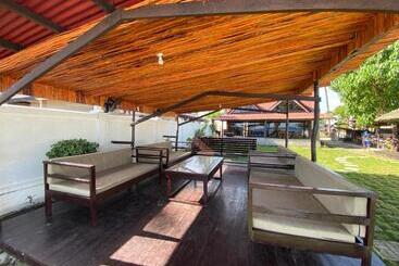 پانسیون Angelito S Beach House Villa 2