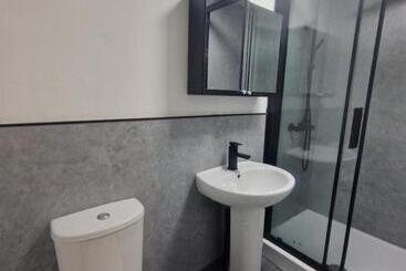 پانسیون Ensuite Accommodation