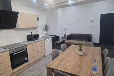 پانسیون Ensuite Accommodation