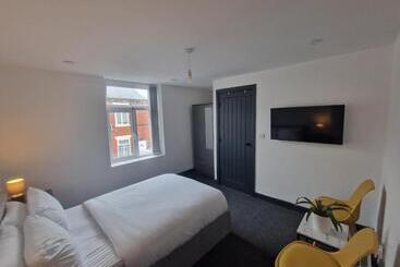 پانسیون Ensuite Accommodation