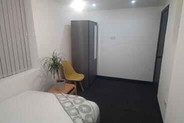 پانسیون Ensuite Accommodation