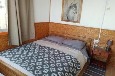 پانسیون Hostal Armando