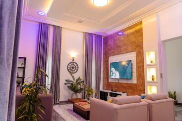 پانسیون Luxury 4 Bedrooms Terrace Duplex