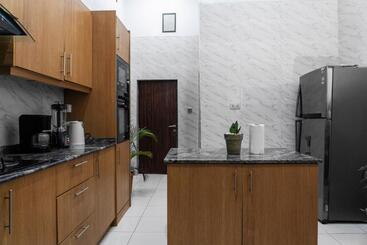پانسیون Luxury 4 Bedrooms Terrace Duplex