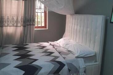 Primerose Hotel Mubende