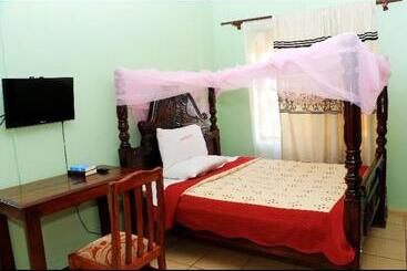 Primerose Hotel Mubende