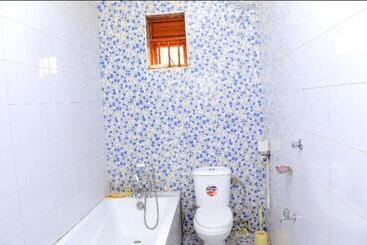 Primerose Hotel Mubende