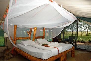אתר נופש Ikoma Bush Camp