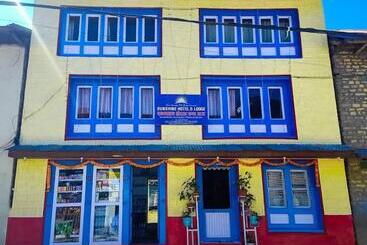 Sunshine Hotel And Lodge