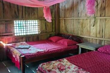 تختخواب و صبحانه Fat Rabbit Beach Resort