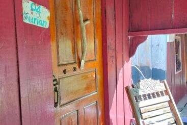 تختخواب و صبحانه Fat Rabbit Beach Resort