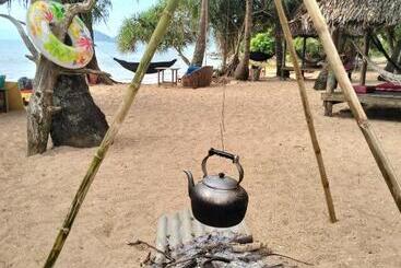 تختخواب و صبحانه Fat Rabbit Beach Resort