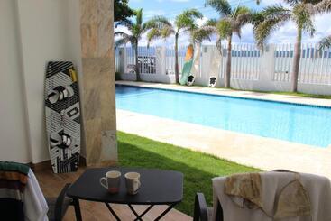 تختخواب و صبحانه Ocean Souls Beach House