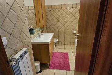 تختخواب و صبحانه Villa Roxana