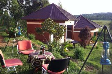 تختخواب و صبحانه Wild West Guesthouse Masaka
