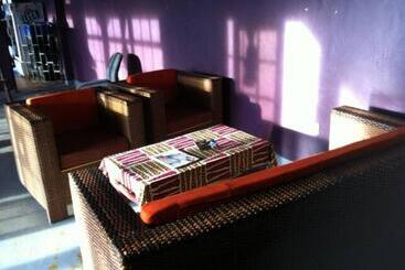 تختخواب و صبحانه Wild West Guesthouse Masaka