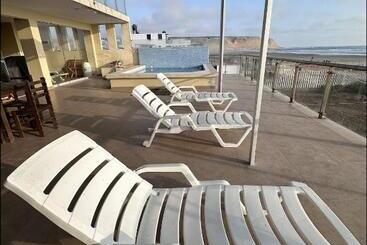 تختخواب و صبحانه Yolo House Beach