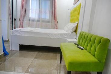 هتل Elvira S Home