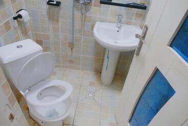 هتل Elvira S Home