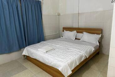 هتل Everest Guest House