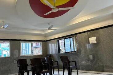 호텔 O Rj Royal Inn