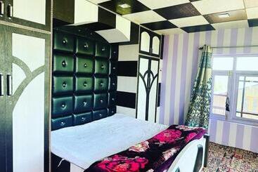 هتل Sheen Homestay