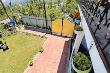 هتل Sheen Homestay