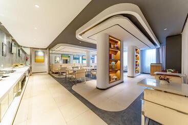 Maixinge Hotel   Shuttle Bus To Shanghai Pudong International Airport