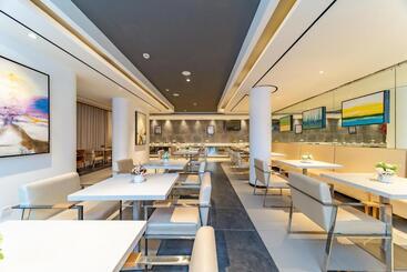 Maixinge Hotel   Shuttle Bus To Shanghai Pudong International Airport