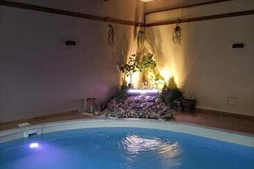 膳宿费 La Grange Aux Hirondelles   Chambre Familiale