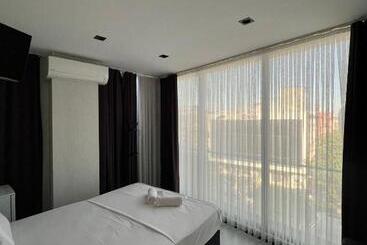 Whi̇te Sui̇t Otel