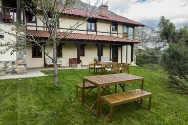 هاستل Posada Cabañes