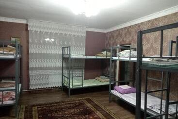 تختخواب و صبحانه азия
