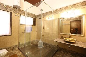 تختخواب و صبحانه Aralaguppe Heritage I Full On Activity I Swimming Pool I Chikmagalūr