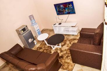 تختخواب و صبحانه Cosy One Bedroom, Fully Furnished Thika, Jomoko5