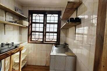 تختخواب و صبحانه Ganache Houses