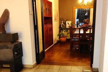 تختخواب و صبحانه Habitación En Casa Con Amplio Jardin