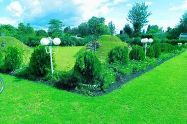 تختخواب و صبحانه Infinite Green Events Garden Nakuru