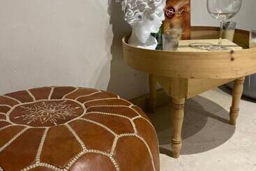 تختخواب و صبحانه Luxury Blue Suite In Hay Riad