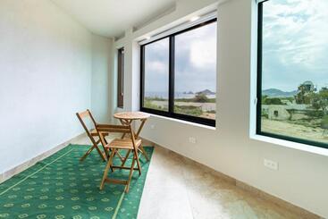 مبيت وإفطار Spacious Ocean View Apartment