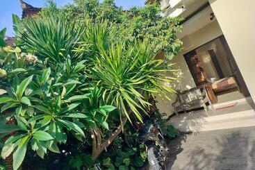 تختخواب و صبحانه Villa Layang Bulan