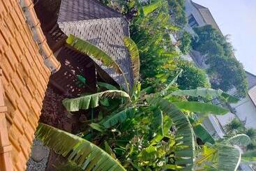 تختخواب و صبحانه Villa Layang Bulan