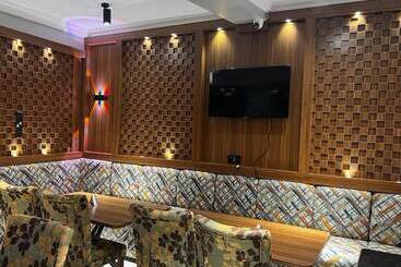 هتل Fragrance Apartments And Suites